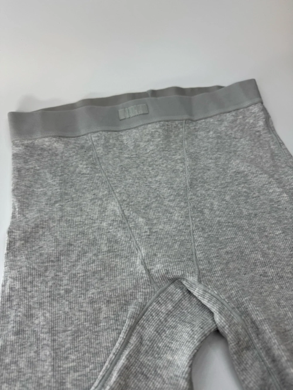 Skims Light Heather Grey Ribbed Boxers NWT Medium - Picture 2 of 8